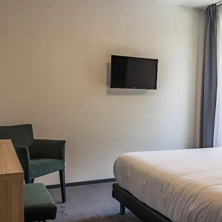 Hotel Des Thermes Des Fumades 3*