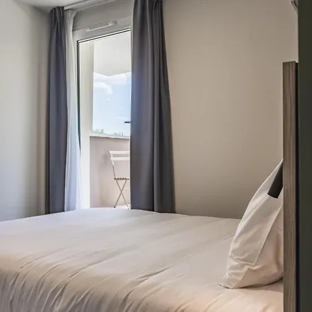 Hotel Des Thermes Des Fumades Allegre Les Fumades